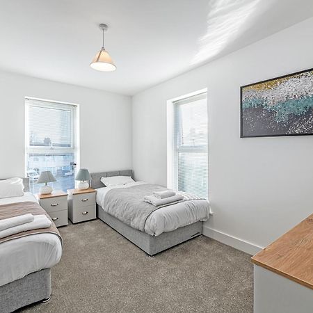 Gospel Heights Luxury Apartments With Parking Heswall Exterior foto